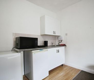 Studio to rent - Photo 4