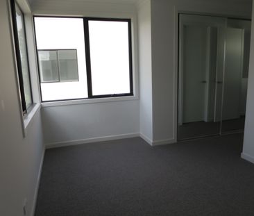 5B McMillan Street, Clayton VIC 3168 - Townhouse For Rent | Domain - Photo 5