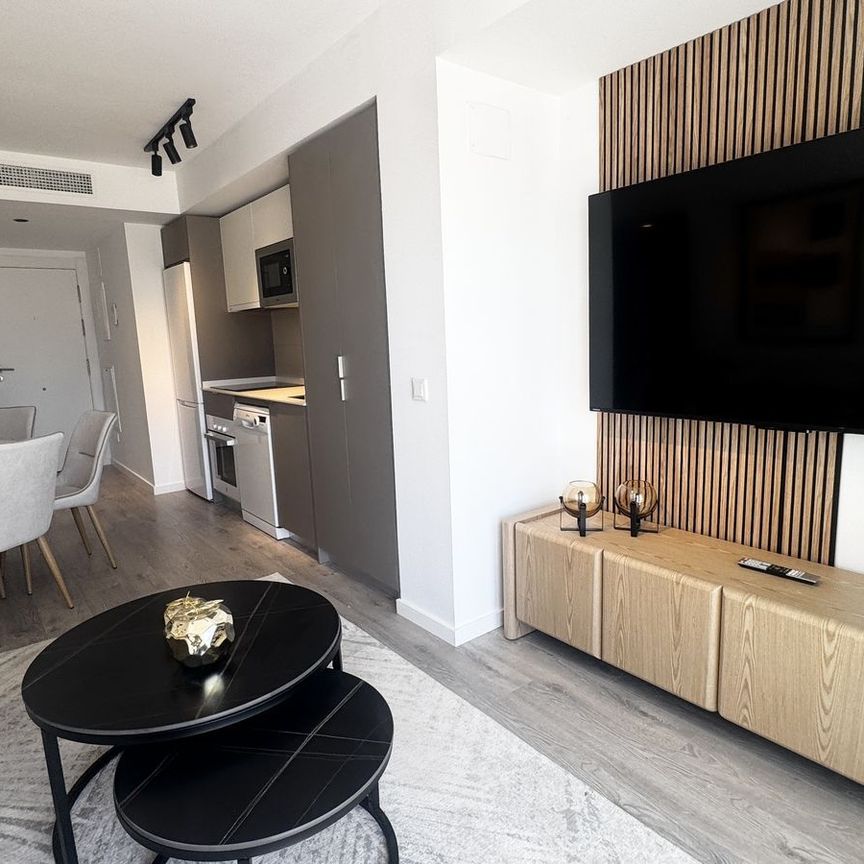 Middle Floor Apartment in Fuengirola - Photo 1