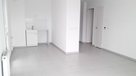 location Appartement T4 DE 85m² À VILLEURBANNE - Photo 2