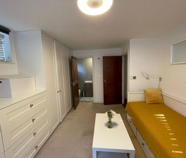 Room in a Shared Flat, London, SE16 - Photo 3