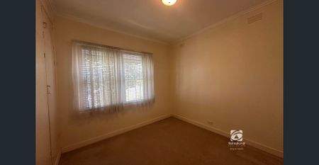 COMFORTABLE LIVING - Photo 4