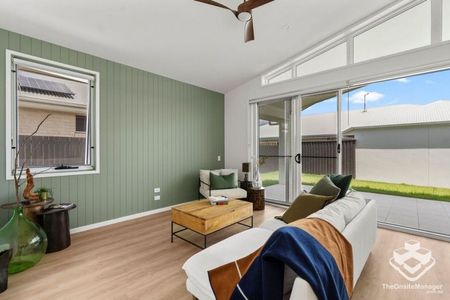 Designer Pavilion Family Sanctuary Home - Photo 2