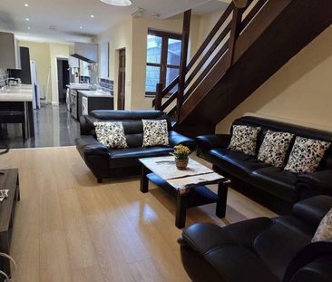 6 bedroom terraced house to rent - Photo 1