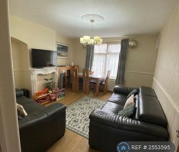 2 bedroom end of terrace house to rent - Photo 1