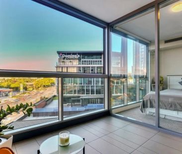 Luxury Riverside Living at Riverside Residences - Photo 6