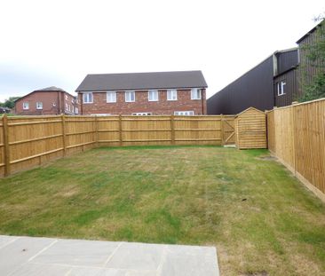 3 bedroom semi-detached house to rent - Photo 6