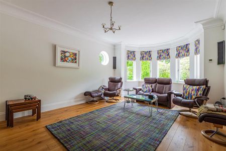 5 bedroom detached house to rent - Photo 2