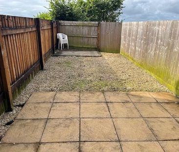 2 bedroom end of terrace house to rent - Photo 1