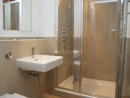 Hardwicks Square, London, SW18 4LP - Photo 4