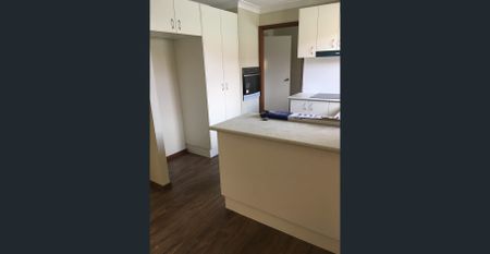 LOW MAINTENANCE, CENTRAL CONVENIENCE - Photo 4