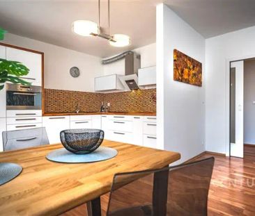 PRONÁJEM MODERNÍHO BYTU 3+KK S BALKONEM A GARÁŽOVÝM STÁNÍM V CENTRU... - Photo 3