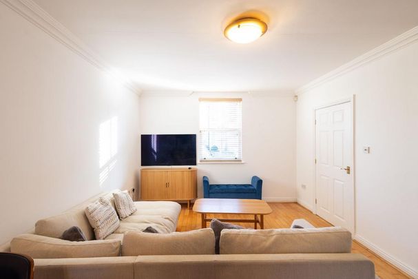 3 bedroom terraced house to rent - Photo 1