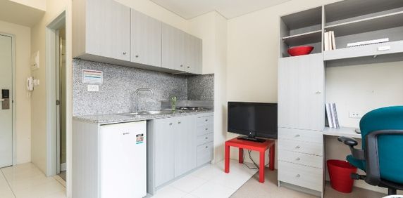 Carlton Residence-Studio Apartment - Photo 2