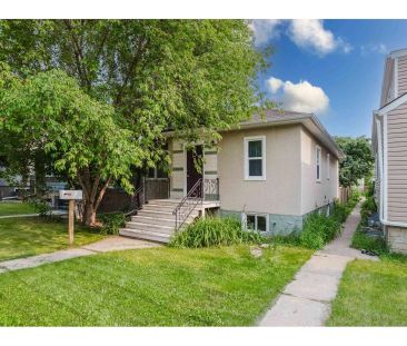 3 Bedroom 2 Bathroom house near U of A, Whyte Ave and Schools — 3 Bedrooms House - Photo 1