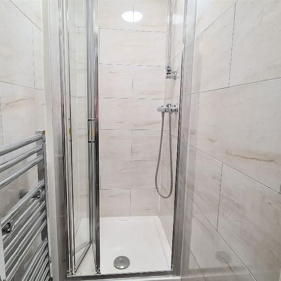 House share to rent - Photo 1