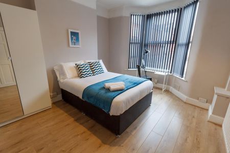 4 bedroom terraced house to rent - Photo 4