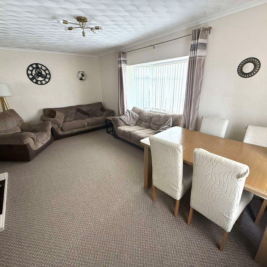 Orrets Meadow Road, Wirral - Photo 1