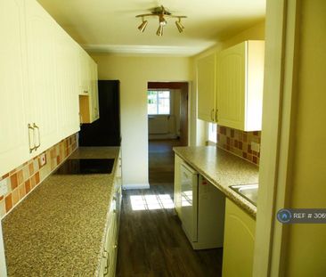 2 bedroom terraced house to rent - Photo 2