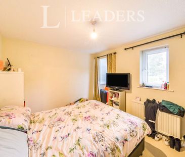 1 bedroom flat to rent Hillside Road - Photo 2