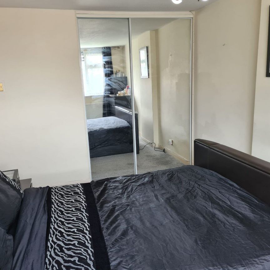 Semi-detached in Maple Close Little Stoke, Bristol, BS34 6HH - Photo 1