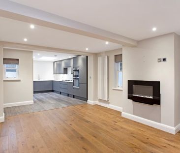 3 bedroom flat to rent - Photo 3