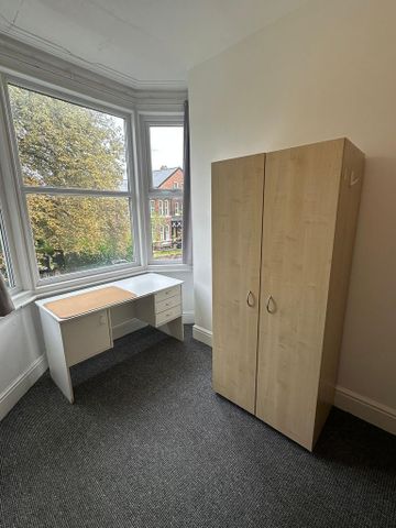 8 bedroom house to rent - Photo 3