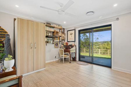 Spacious 4-Bedroom Acreage home with pool, shed and suitable for horses - Photo 4