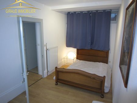 Location Appartement 2 pièces 52m² CHARLIEU 42190 - Photo 2