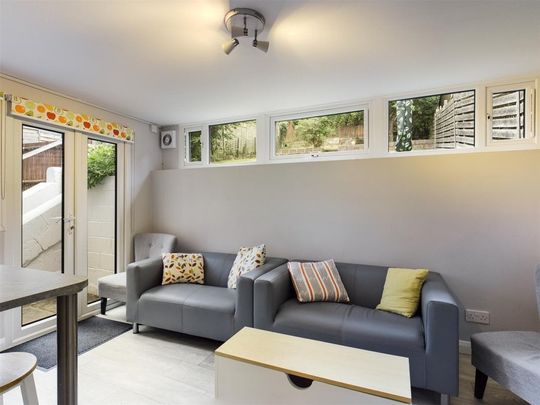 The Avenue, Brighton - Photo 1