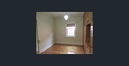 LOVELY HOME - HERITAGE FEATURES – GREAT LOCATION! - Photo 2