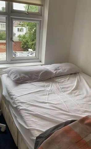 Affordable Bedroom Available at Leysdown Road, SE9 3NB – £780/month - Photo 4