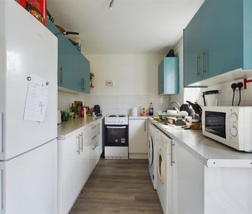 4 bedroom terraced house to rent - Photo 6