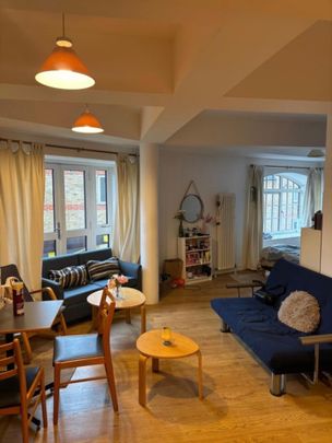 Studio Flat, Prusoms Island, E1W - Photo 1