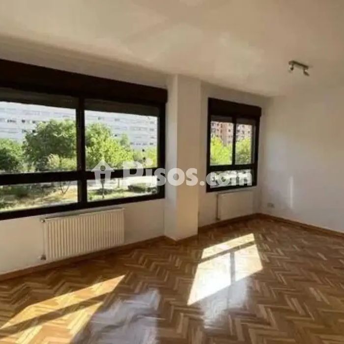 Piso en alquiler en Las Tablas - Photo 1