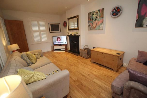 3 bedroom terraced house to rent - Photo 1