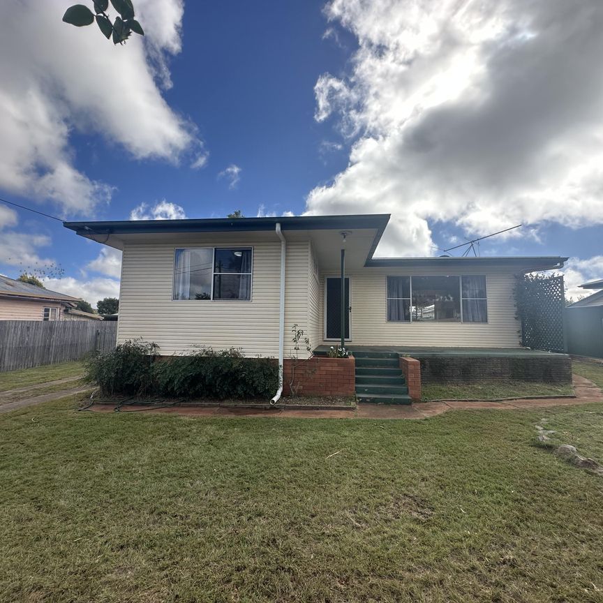 Spacious Family Home - Photo 1
