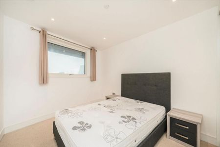 3 bedroom flat to rent - Photo 3