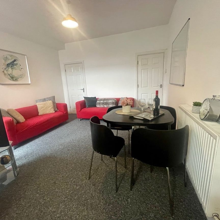 6 Bed Terraced House, Lytham Road, LE2 - Photo 1