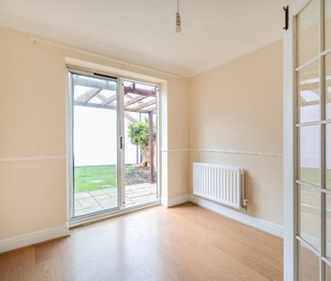 3 bedroom semi-detached house to rent - Photo 2