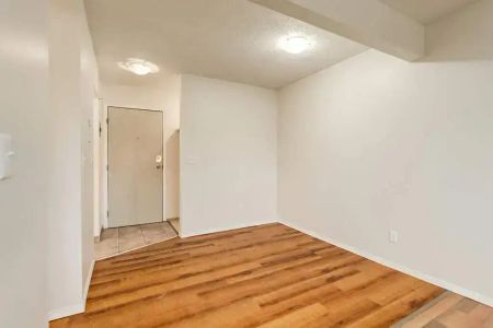 2 Bedroom - Photo 3