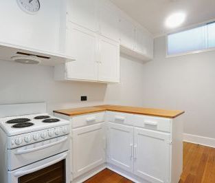 Neat 1 Bedroom Unit - Photo 4