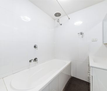 954 Elizabeth Street, Zetland NSW 2017 - House For Rent | Domain - Photo 5