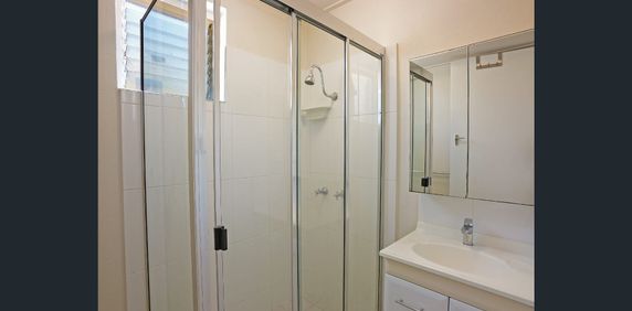 Low-maintenance comfort in Belgian Gardens - Photo 2