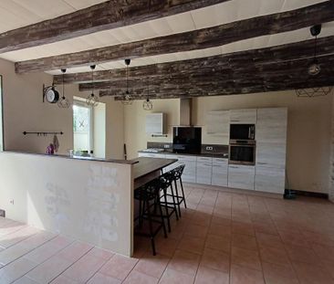 Location Maison 4 pièces 140 m2 à Lhommaizé - Photo 2