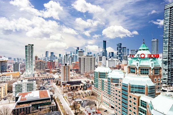 Huntley Apartments - Photo 1