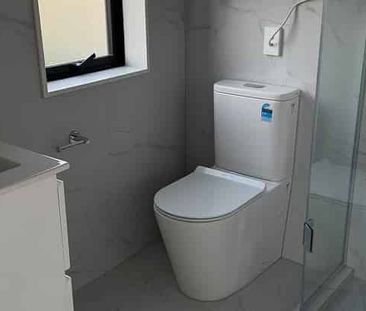 Brand new duplex townhouse close to RoyalOak Mall - Photo 4