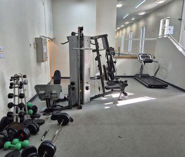 City Fringe Living at Its Finest - Photo 3