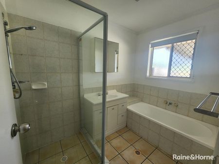 4 Bed Family Home - Photo 5
