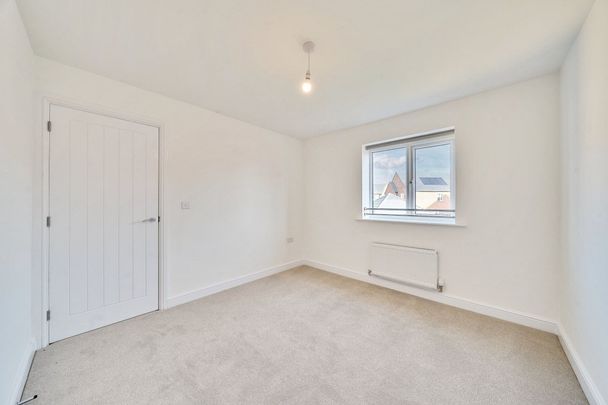 Kingfisher drive - Photo 1